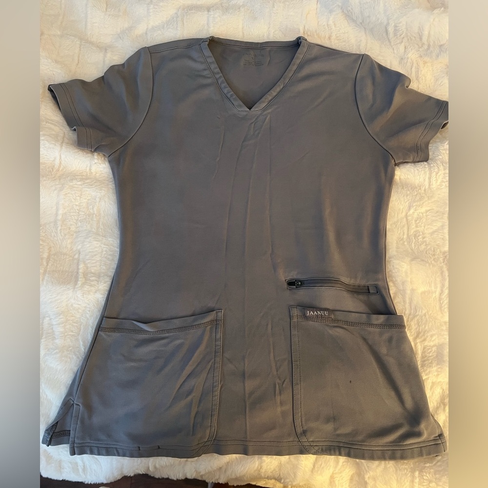 Jaanuu 4- Pocket V Neck gray size Small